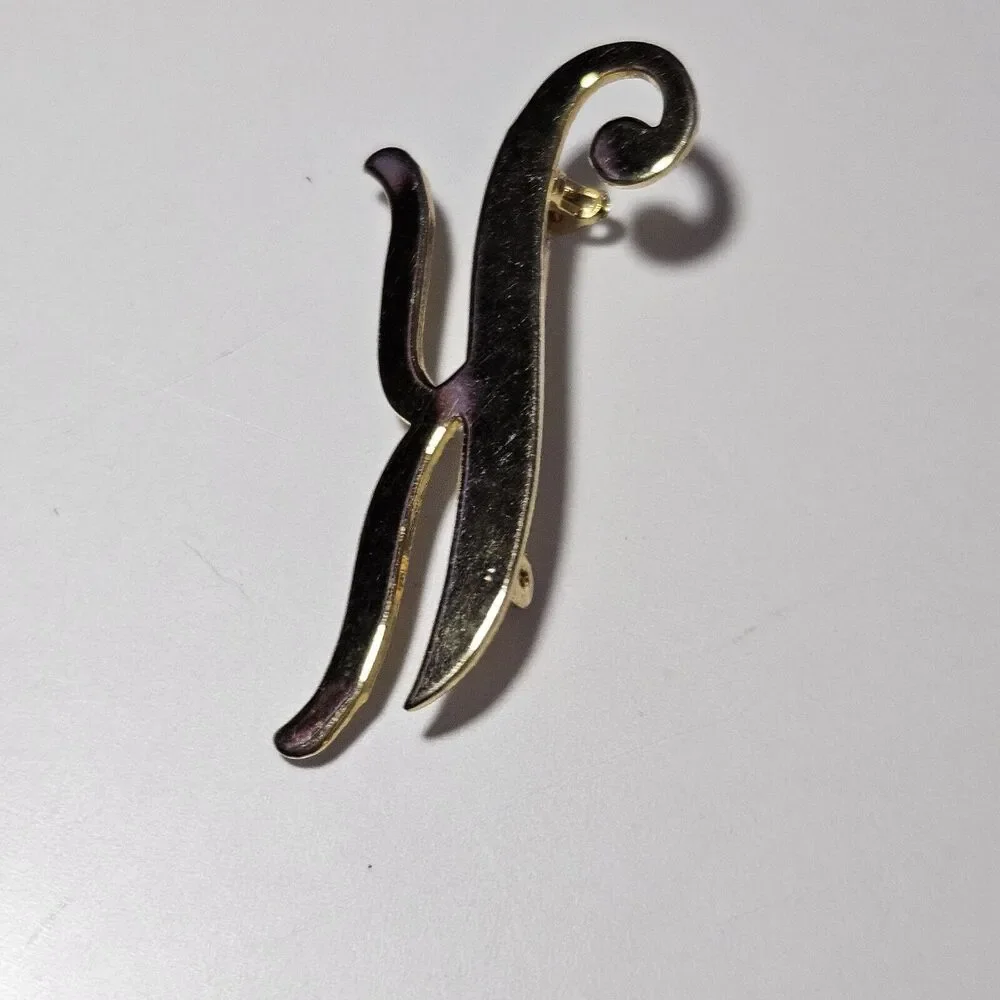 Monogram Letter Initial K Brooch Pin Smooth Gold Tone Metal